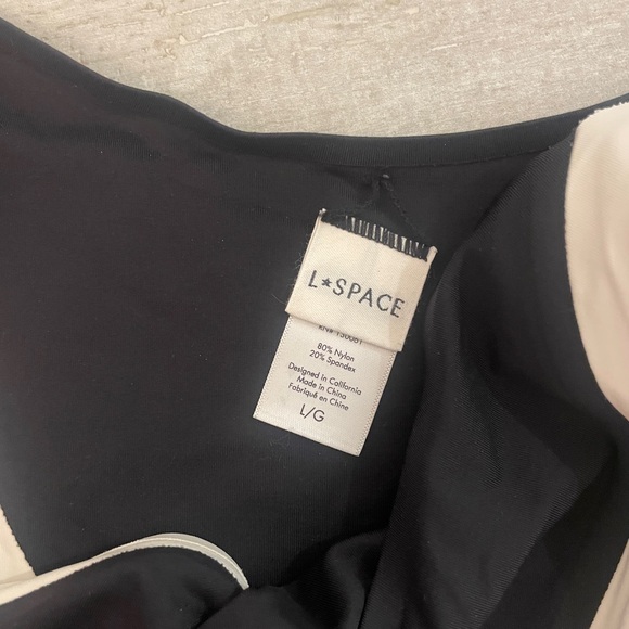 LSPACE top and bottom swimsuit bathing suit - Picture 8 of 9